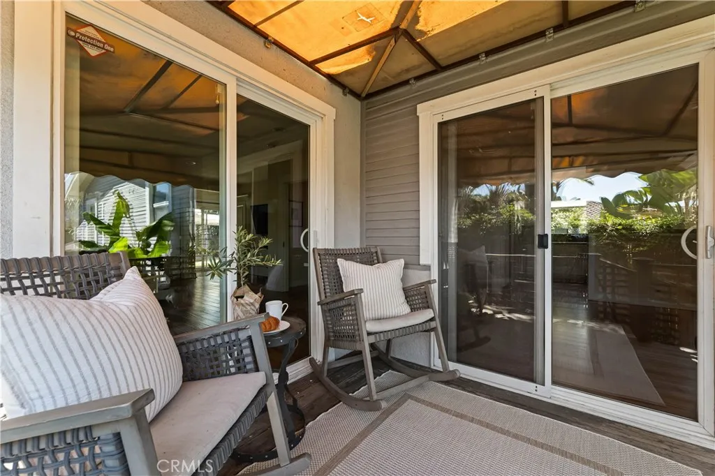 Toluca Lake, California 91602, United States, 3 Bedrooms Bedrooms, ,3 BathroomsBathrooms,Residential,Contingent,123186