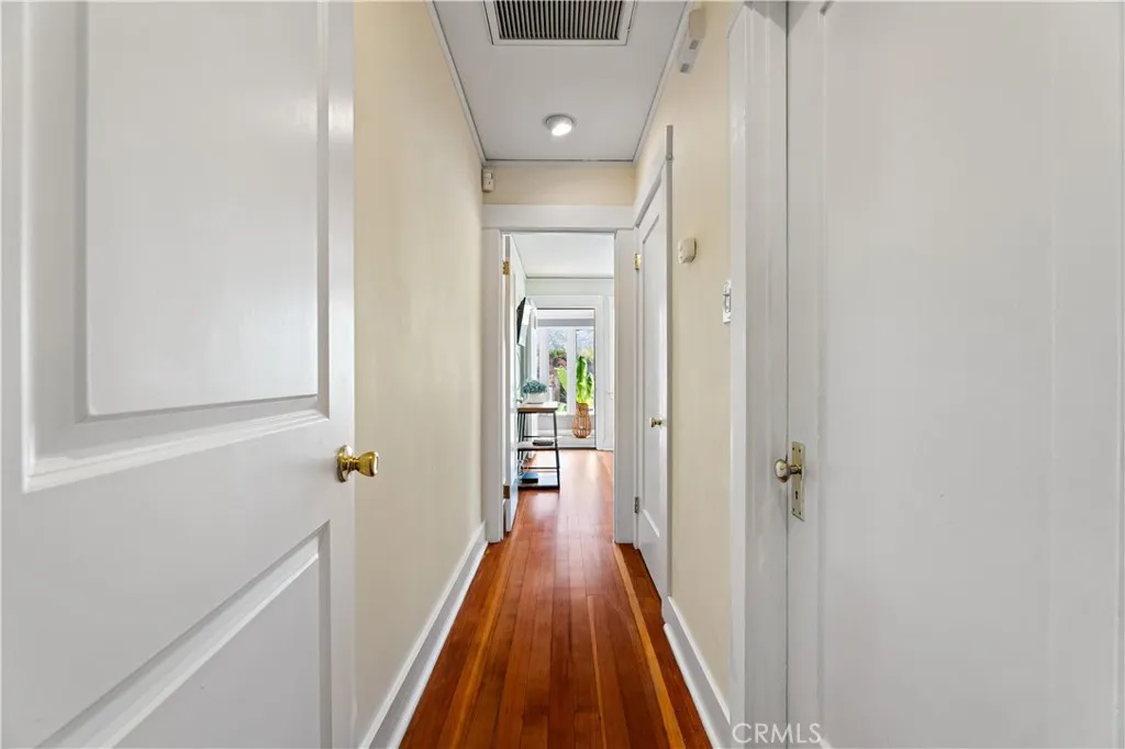 Toluca Lake, California 91602, United States, 3 Bedrooms Bedrooms, ,3 BathroomsBathrooms,Residential,Contingent,123186