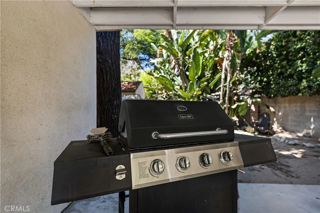 Toluca Lake, California 91602, United States, 3 Bedrooms Bedrooms, ,3 BathroomsBathrooms,Residential,Contingent,123186