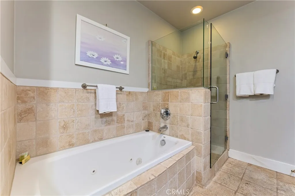 Toluca Lake, California 91602, United States, 3 Bedrooms Bedrooms, ,3 BathroomsBathrooms,Residential,Contingent,123186