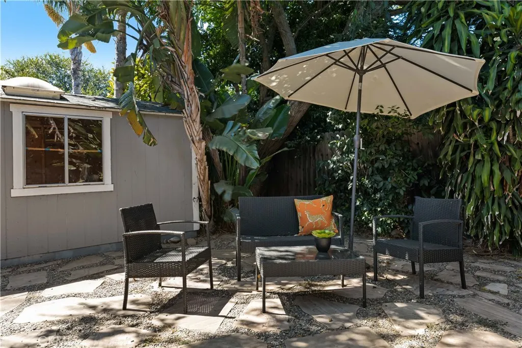 Toluca Lake, California 91602, United States, 3 Bedrooms Bedrooms, ,3 BathroomsBathrooms,Residential,Contingent,123186