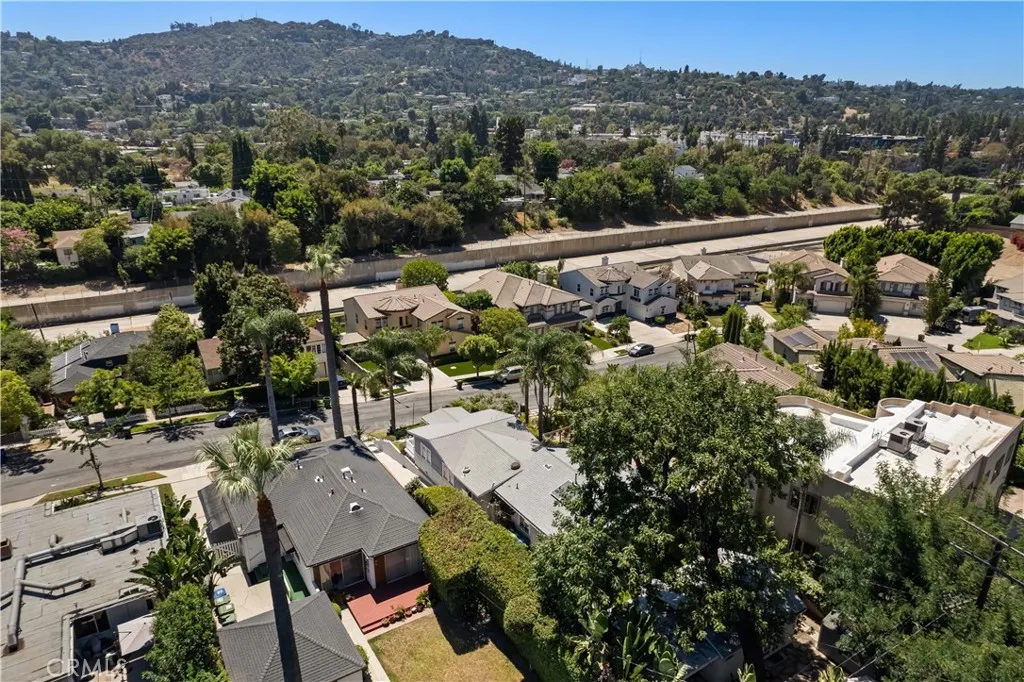 Toluca Lake, California 91602, United States, 3 Bedrooms Bedrooms, ,3 BathroomsBathrooms,Residential,Contingent,123186