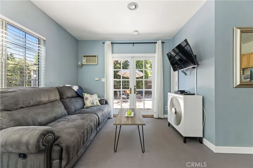 Toluca Lake, California 91602, United States, 3 Bedrooms Bedrooms, ,3 BathroomsBathrooms,Residential,Contingent,123186