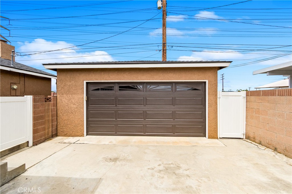 7754 La Casa Way