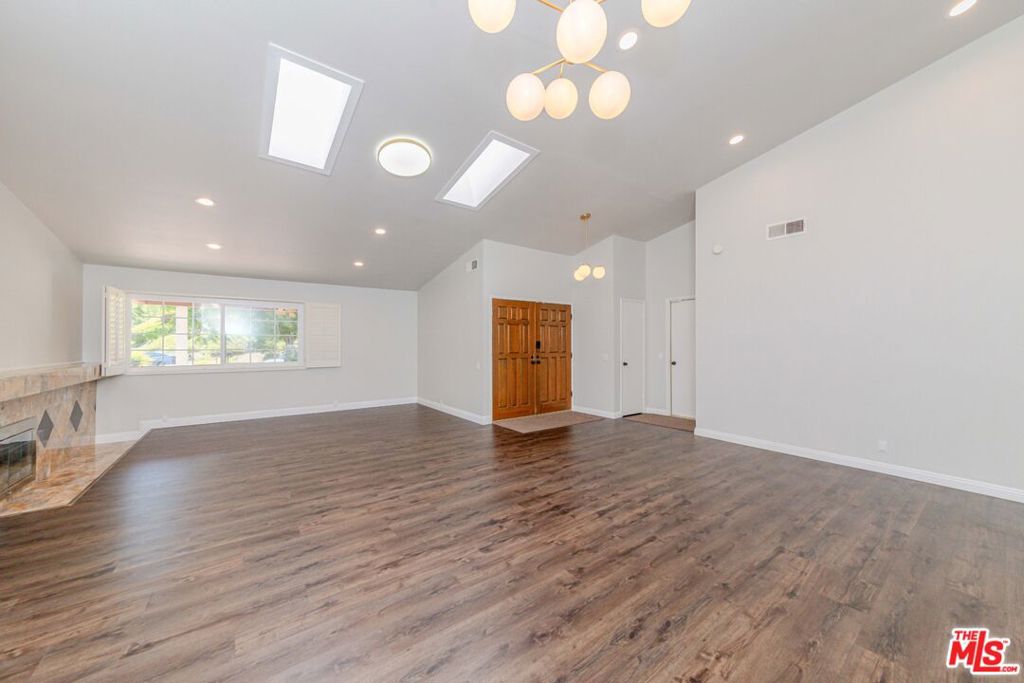 2416 Pinecrest Court