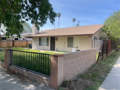 Photo of 1118 E Campus Way Way, Hemet, CA 92543 (MLS # PW26101992)