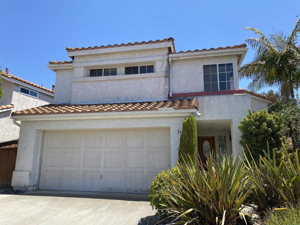 3711 Via Las Villas