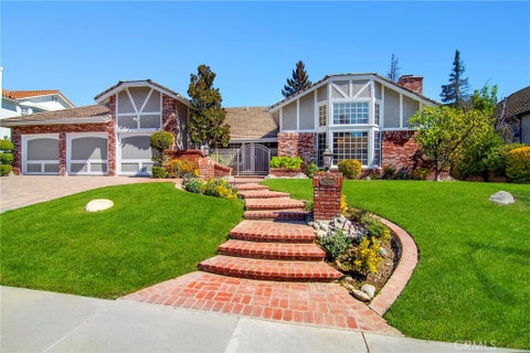 Tiny photo for 29423 Bertrand DR, Agoura Hills, CA 91301 (MLS # SR26215196)