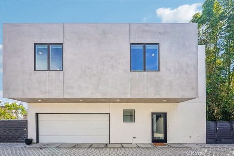 542 N Commonwealth Avenue Silver Lake CA 90004