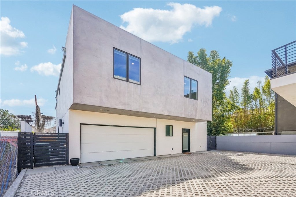 542 N Commonwealth Avenue, Silver Lake CA 90004