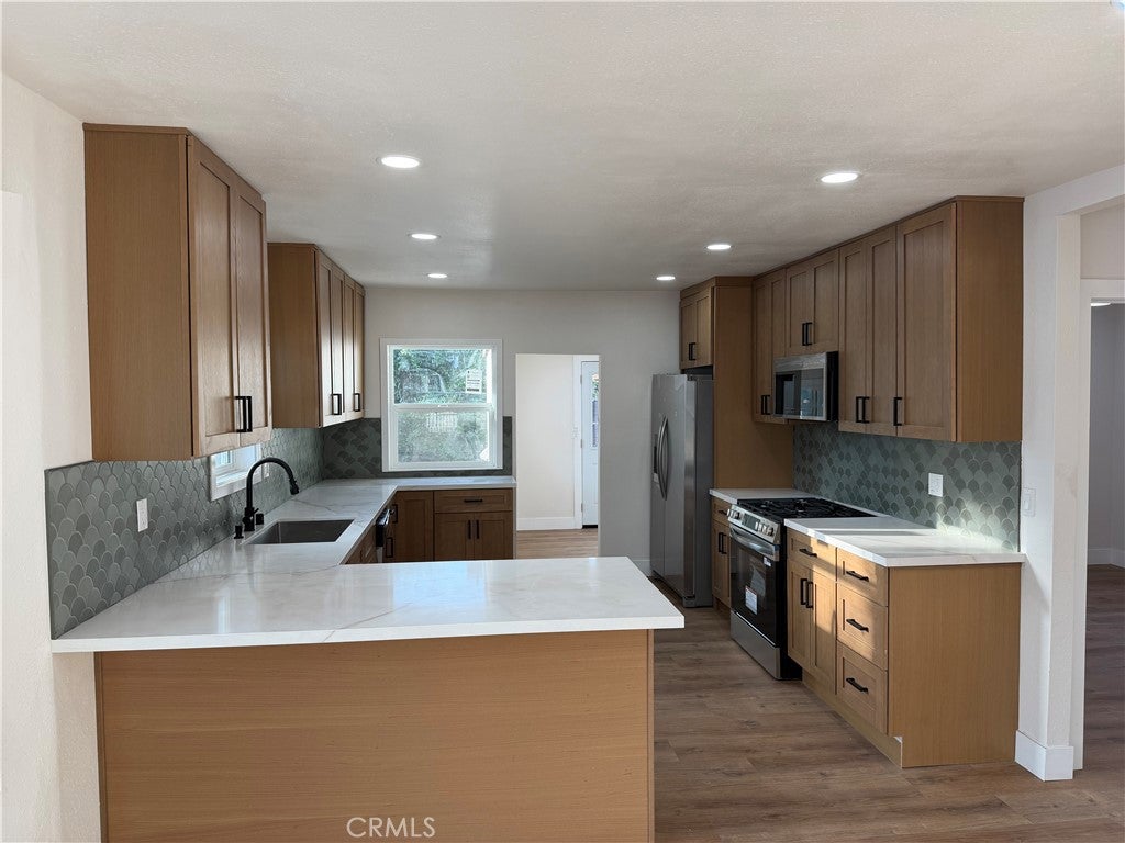 1116 W 76th Street