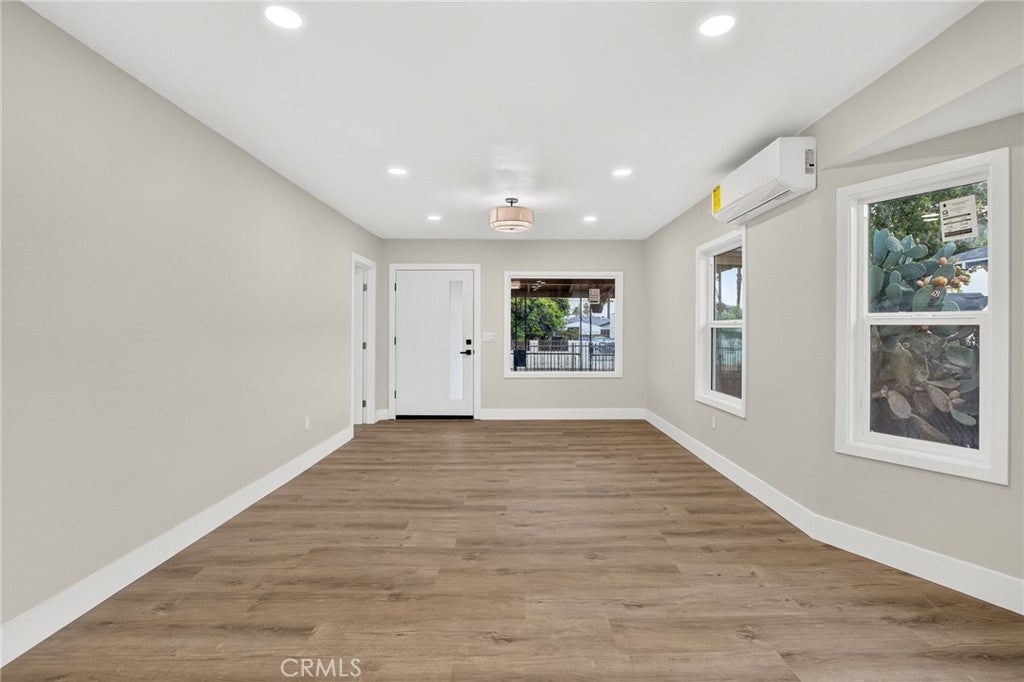 1116 W 76th Street