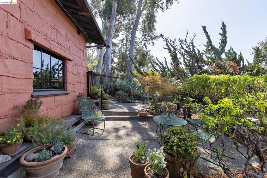 2711 Buena Vista Way