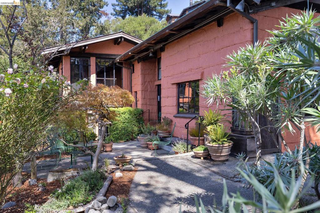 2711 Buena Vista Way