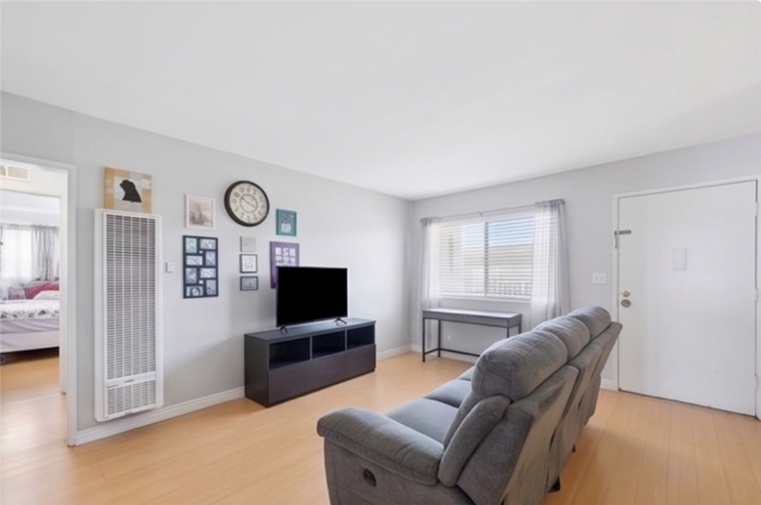 2501 W Redondo Beach #321