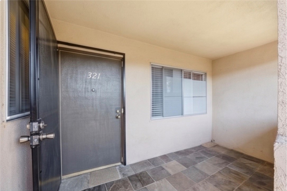 2501 W Redondo Beach #321