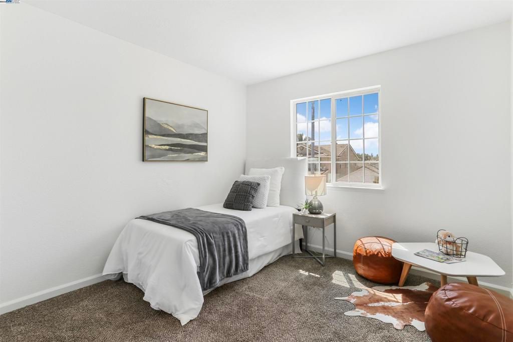 listing image 130726823176106216062