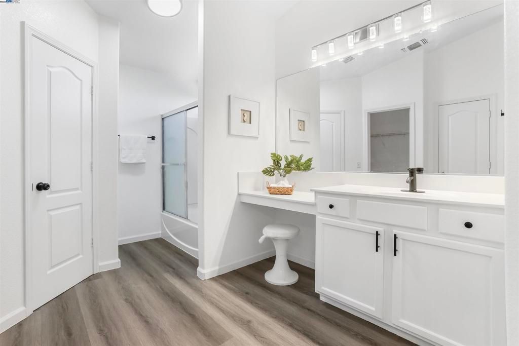 listing image 130720818536003798337