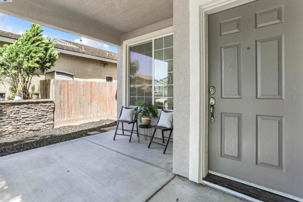 listing image 130728365327459777407