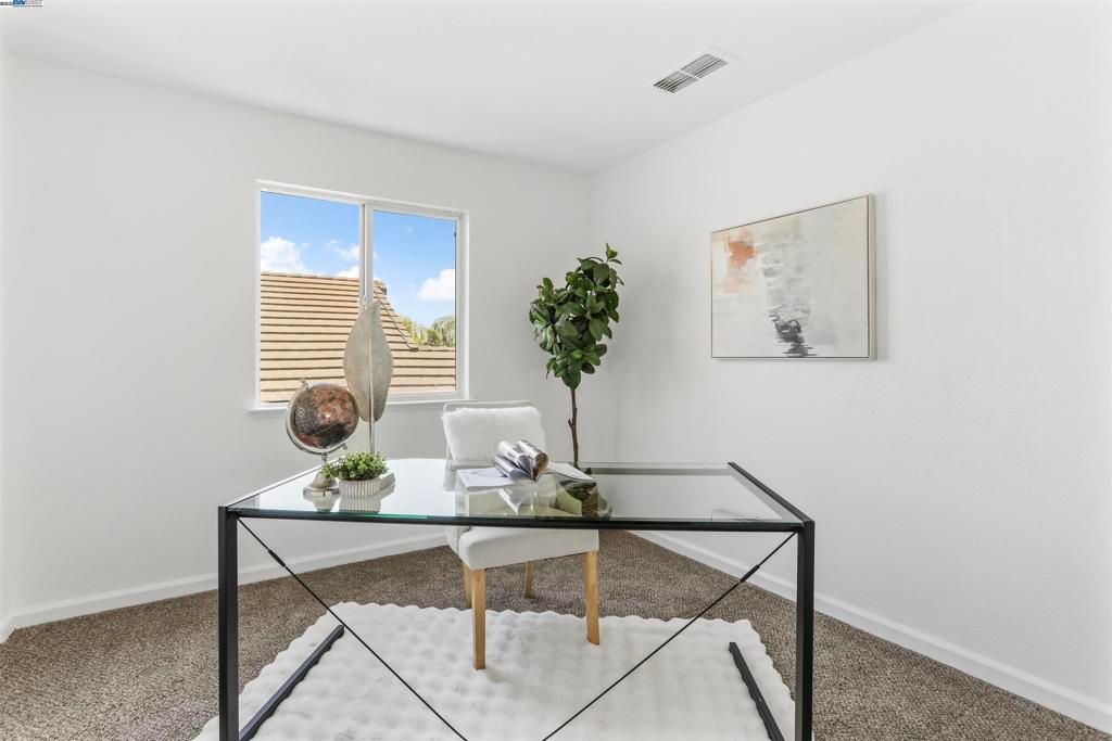 listing image 130725667082723669038