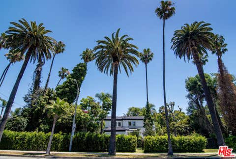 Photo of 508 N Canon Drive, Beverly Hills, CA 90210 (MLS # 26841649)