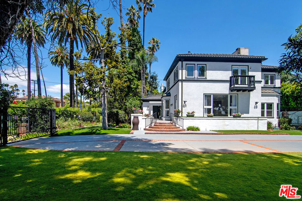 508 N Canon Drive