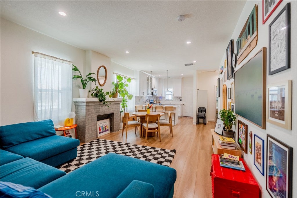1452 W 22nd ST, Los Angeles CA 90007