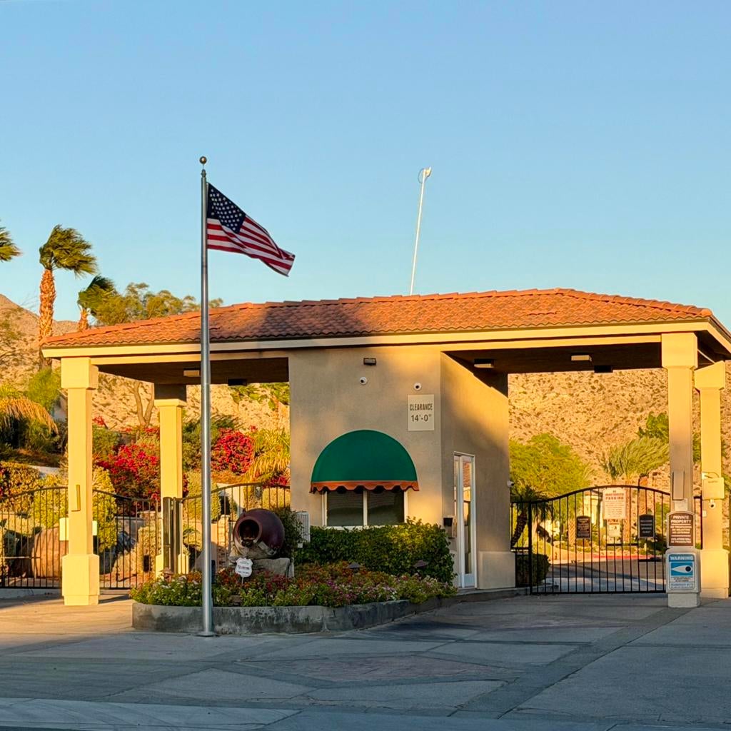 8381 Summit Pass