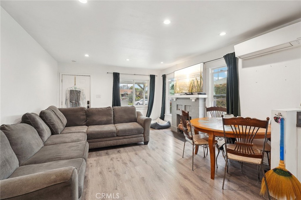 3322 W 66th Street