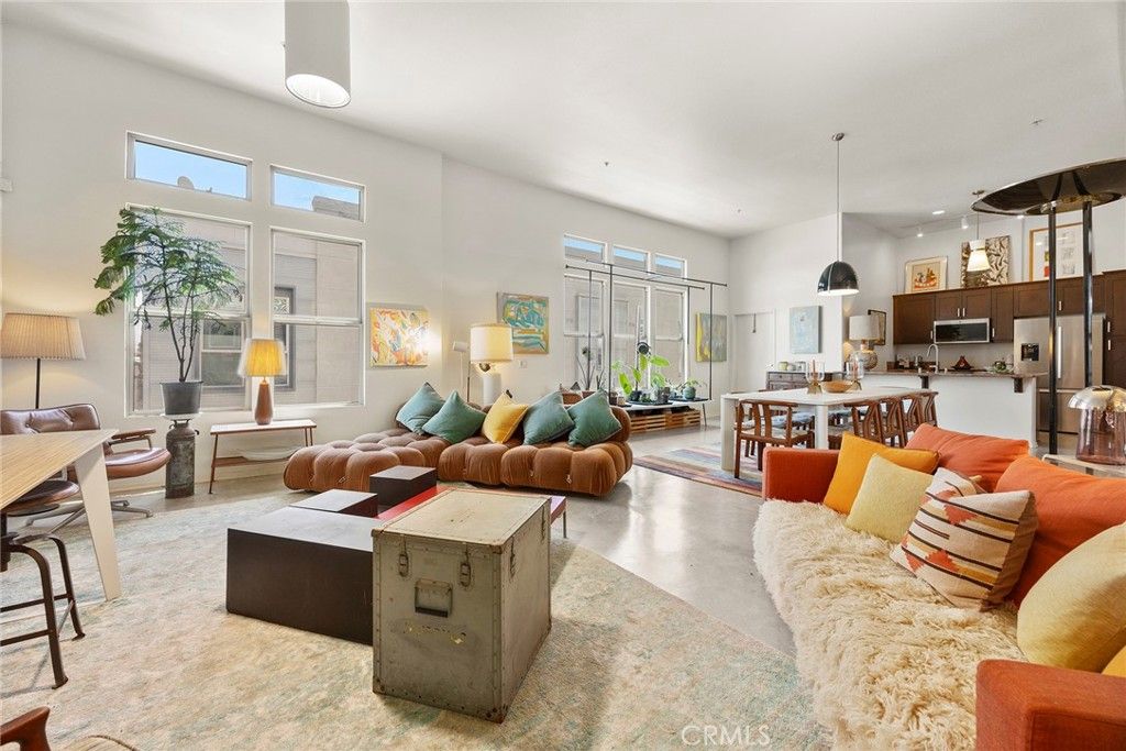 listing image 130729914677508463580
