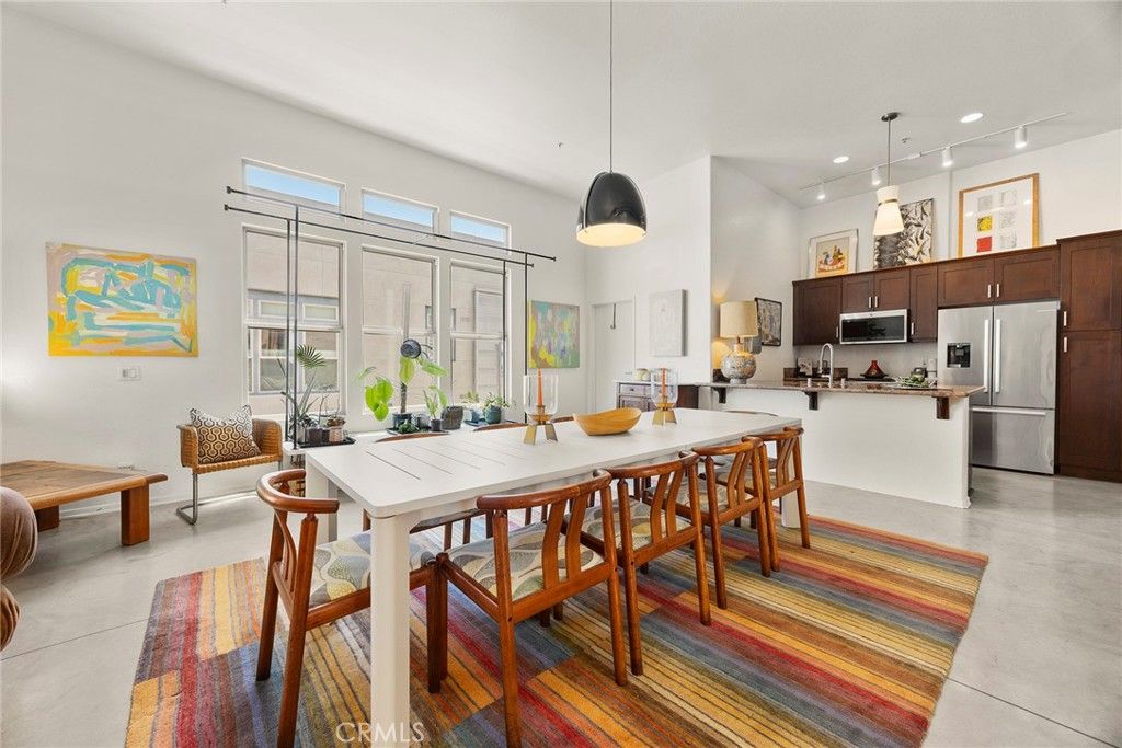 listing image 130728705412884632029