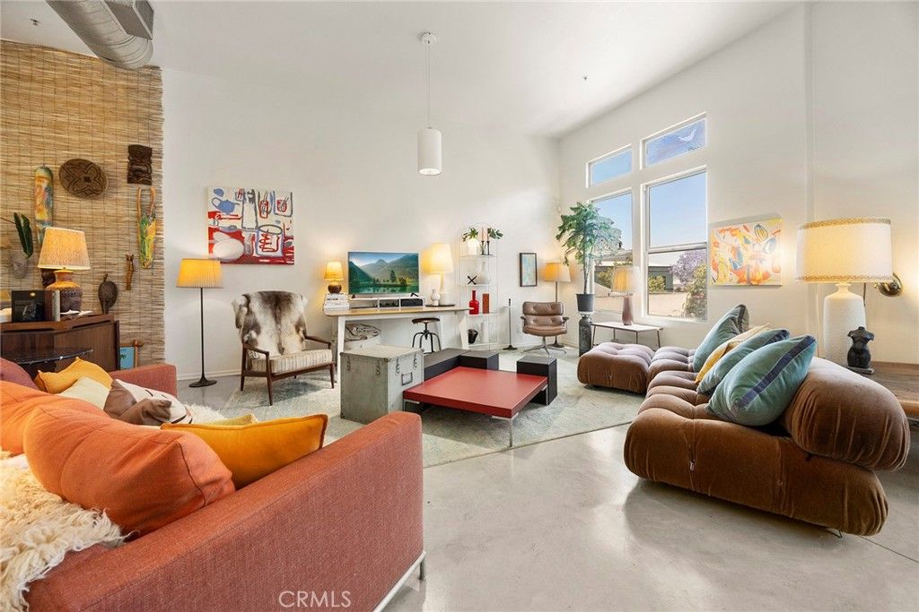 listing image 130728609849473918818