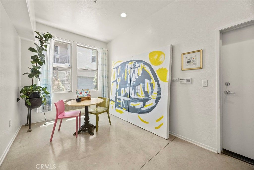 listing image 130728702645734634661
