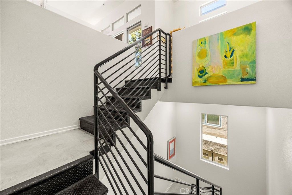listing image 130727121724857694377