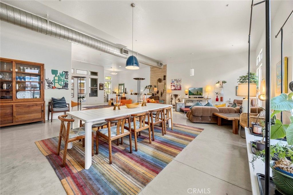 listing image 130724065512224526152