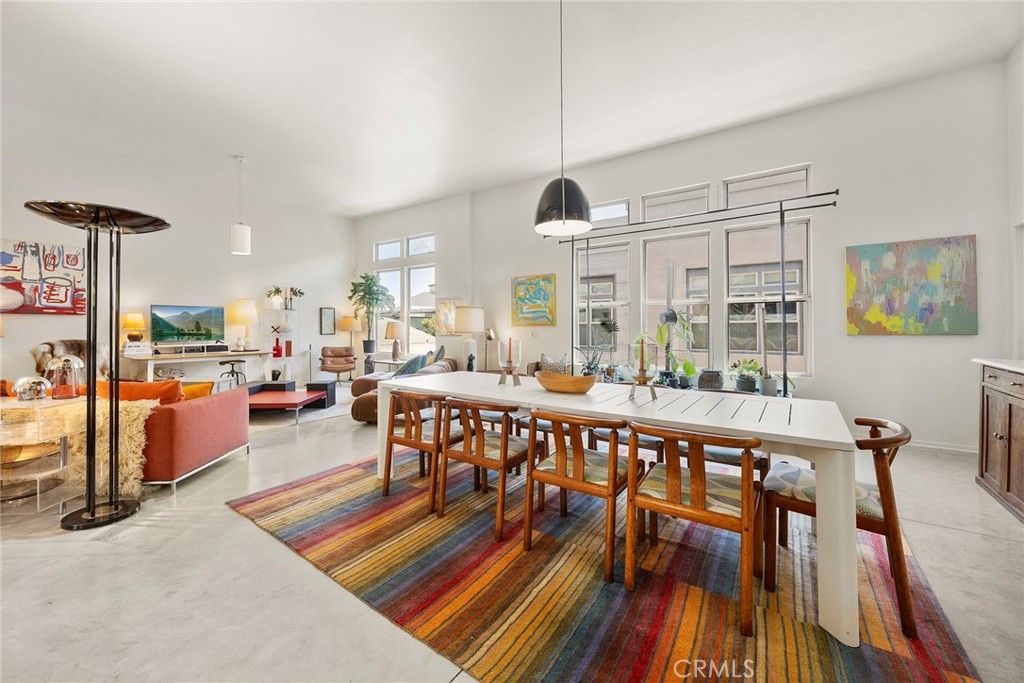 listing image 130727571787909117098