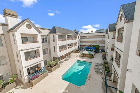 Photo of 300 N El Molino #312, Pasadena, CA 91101 (MLS # WS26106368)