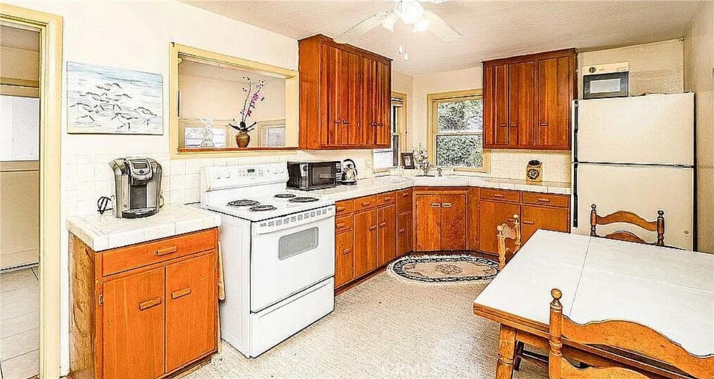 Properties 3 2915 Godman