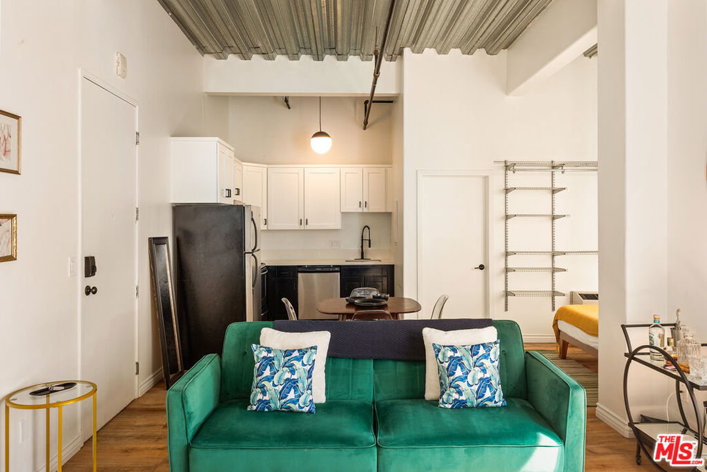 312 W 5th Street 1124