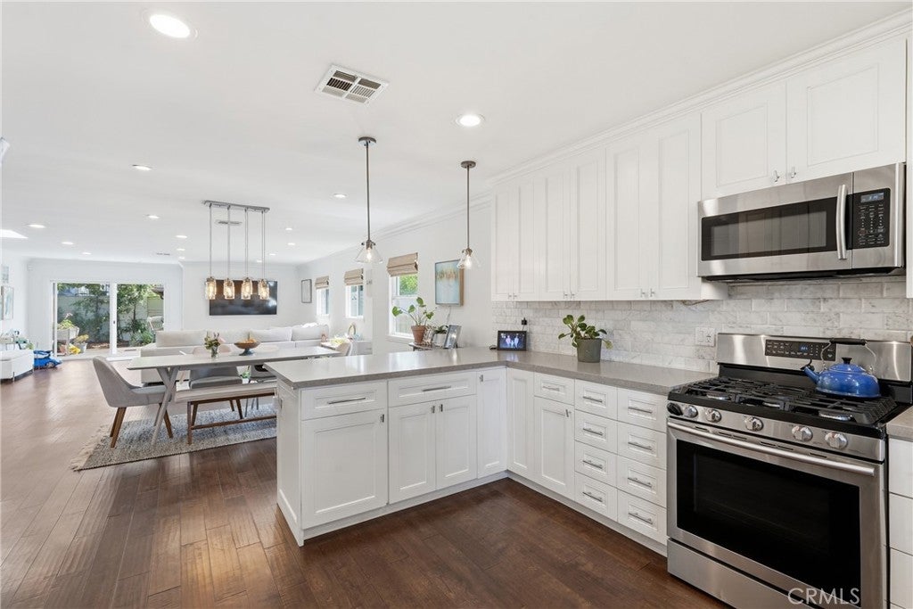 7410 W 85th Street