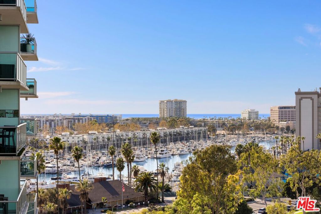 13700 Marina Pointe Drive 1011