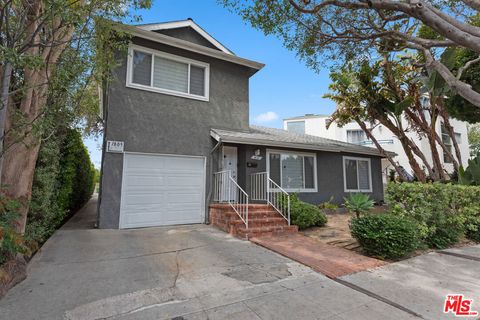 Photo of 1807 Oak Street, Santa Monica, CA 90405 (MLS # 26718675)