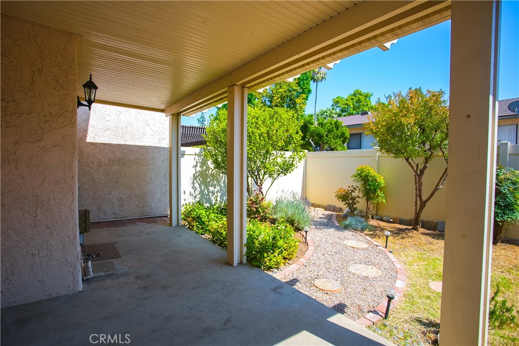 806 E Laurel Oak Drive