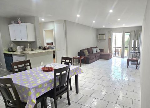 17900 Sherman Way 226 Reseda CA 91335