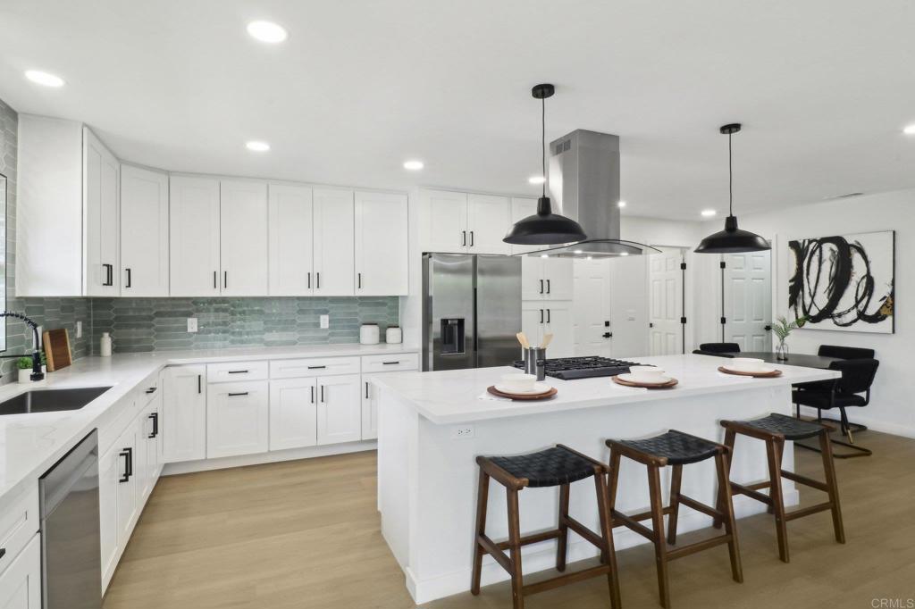 3243 Carolyn Circle