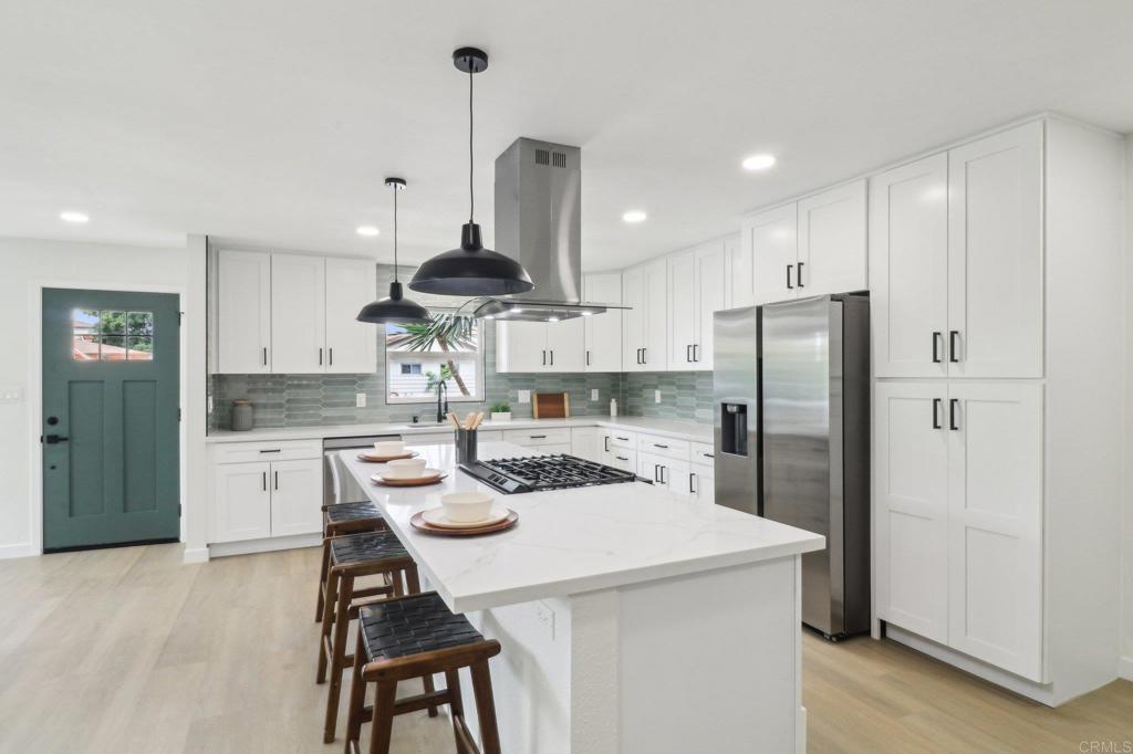 3243 Carolyn Circle