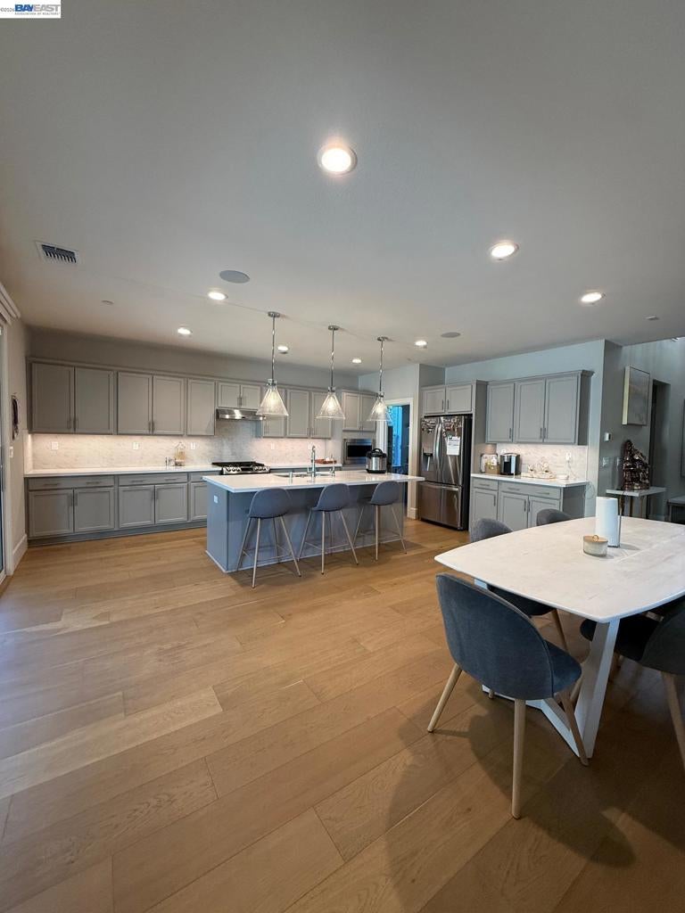 2885 ELLIS TOWN DR