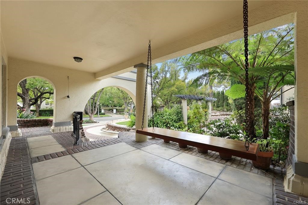 928 S El Molino
