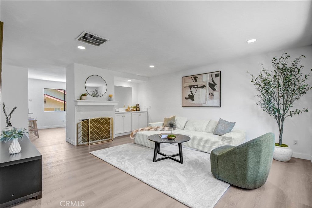 226 N Chandler B