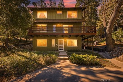 Photo of 27352 Alpen Drive, Lake Arrowhead, CA 92352 (MLS # PW26069045)